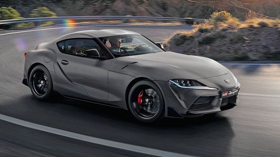 Toyota Supra prý přece jen dostane manuální převodovku. A údajně docela brzy