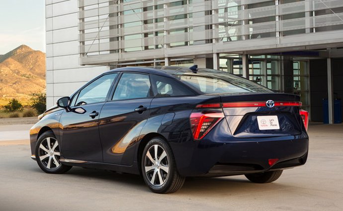 Toyota zdarma nabízí patenty k vodíkovému pohonu