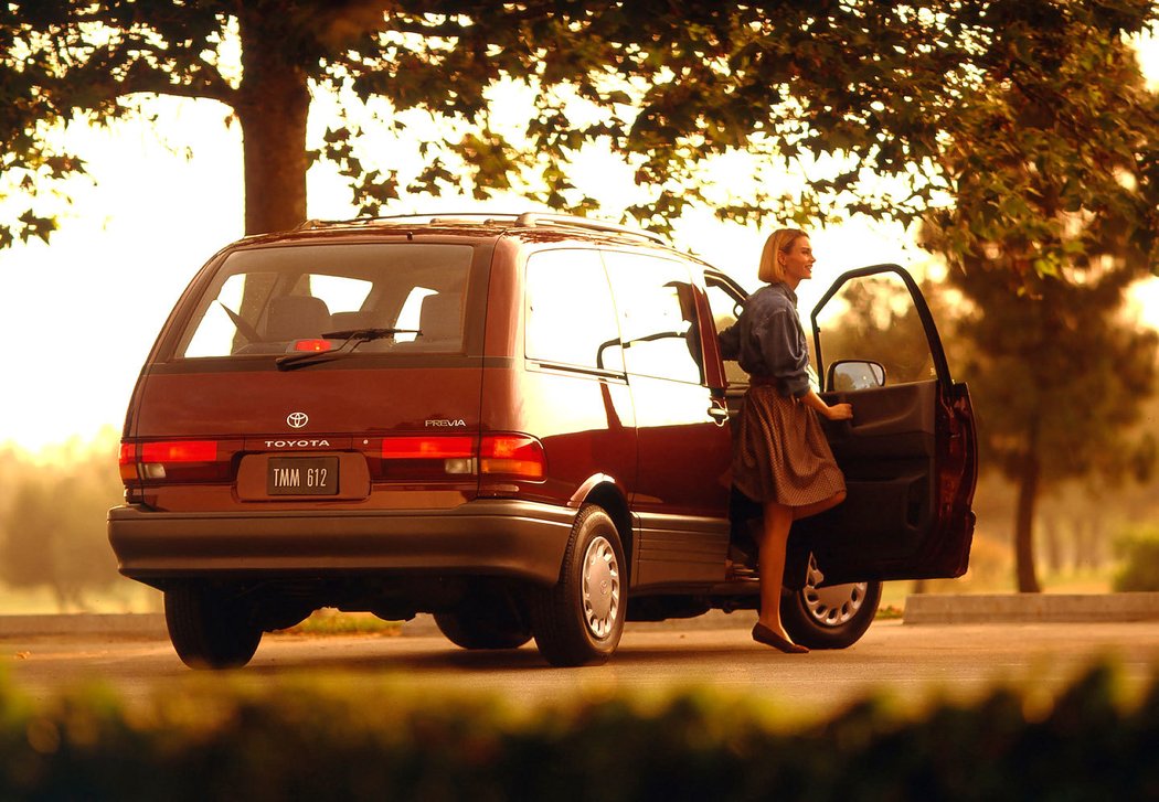 Toyota Previa (1990)