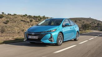 Toyota svolává ke kontrole více než milion hybridů kvůli hrozbě požáru v motoru Toyota svolává ke kontrole více než milion hybridů kvůli hrozbě požáru v motoru