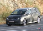 Spy Photos: Přijede Toyota Auris Verso s přídí Avensise?