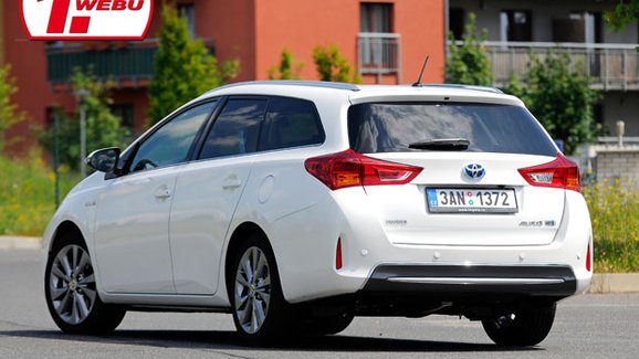 TEST Toyota Auris Hybrid Touring Sports – Rodinný šetřílek