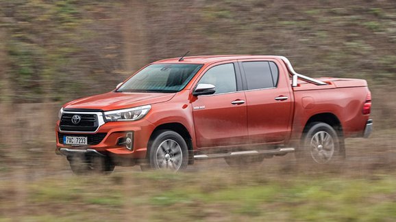 TEST Toyota Hilux 2.4 D4-D – Fešák se známou technikou