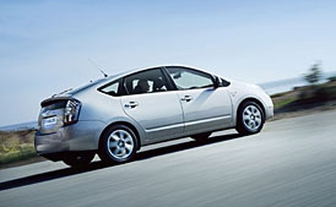 Toyota reorganizuje výrobu: Prius se bude od roku 2010 vyrábět v USA