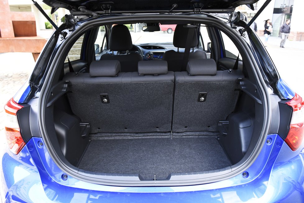 Toyota Yaris Hybrid Selection Smart Blue