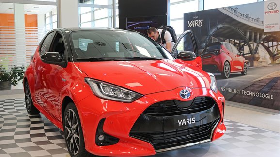 Nová Toyota Yaris poprvé v Česku. Kompletně odhalila svůj zbrusu nový hybrid