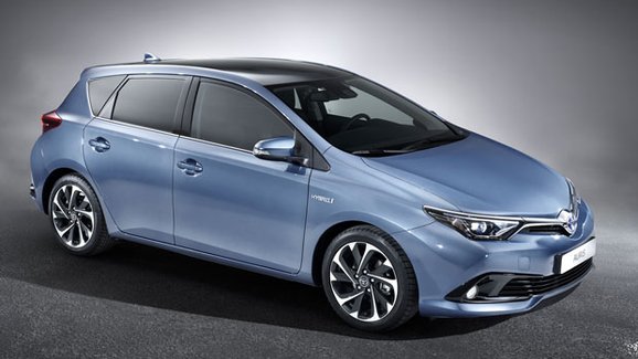 Toyota Auris facelift: Svěží vzhled a účinnější motory