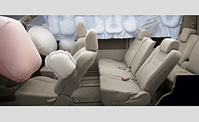 Toyota: čelní, boční i hlavové airbagy na domácím trhu sériově