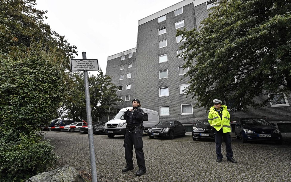 Jeden z bytů v bytovém domě v německém Solingenu se stal dějištěm velké tragédie. Pět dětí od 1 do 8 let nepřežilo.