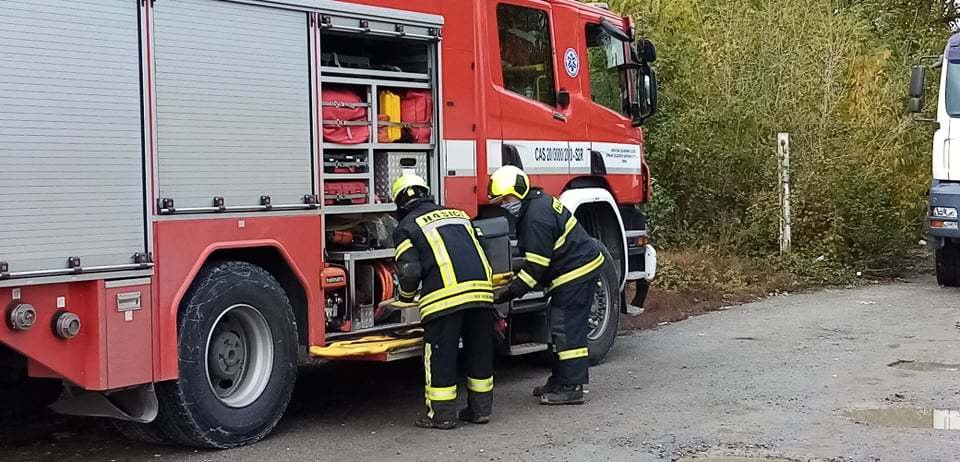 K tragickému požáru došlo nedaleko Zvonařky v Brně, novináři se až k vagónu nedostanou.