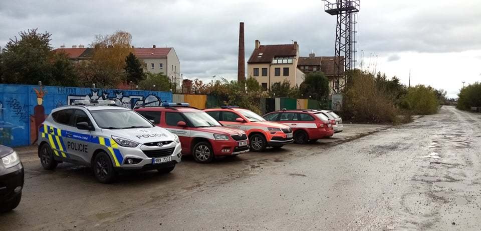 K tragickému požáru došlo nedaleko Zvonařky v Brně, novináři se až k vagónu nedostanou.