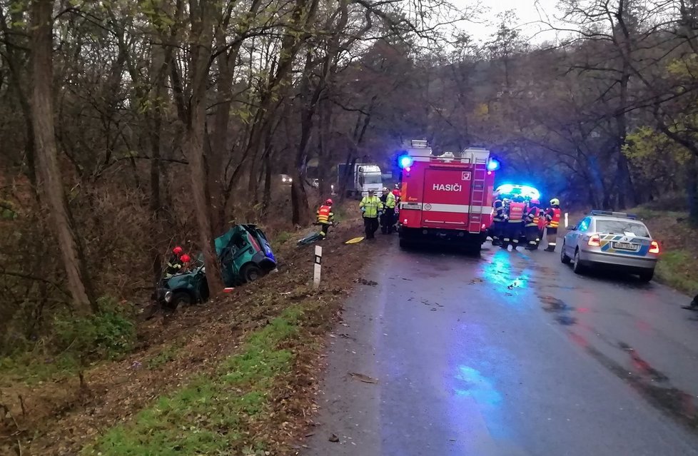 Při tragické nehodě u Hajan na Brněnsku zemřela ve čtvrtek odpoledne mladá dívka.