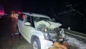 Tragická nehoda u Kuřimi: Zemřelo dítě i řidič osobního auta! Kvůli ledovce