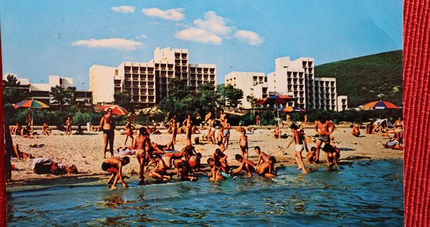 50 let od největší letecké tragédie v Česku: 115 turistů se vracelo z Jugoslávie, mezi záhony našlo smrt 79 z nich! 50 let od největší letecké tragédie v Česku: 115 turistů se vracelo z Jugoslávie, mezi záhony našlo smrt 79 z nich!