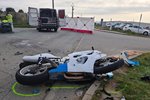 Tragickou nehodu na Brněnsku vyšetřují od pondělního rána policisté. Motorkář narazil do odbočující dodávky, na místě zemřel.