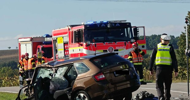 Při úterní ranní nehodě zemřela na Brněnsku řidička osobáku.