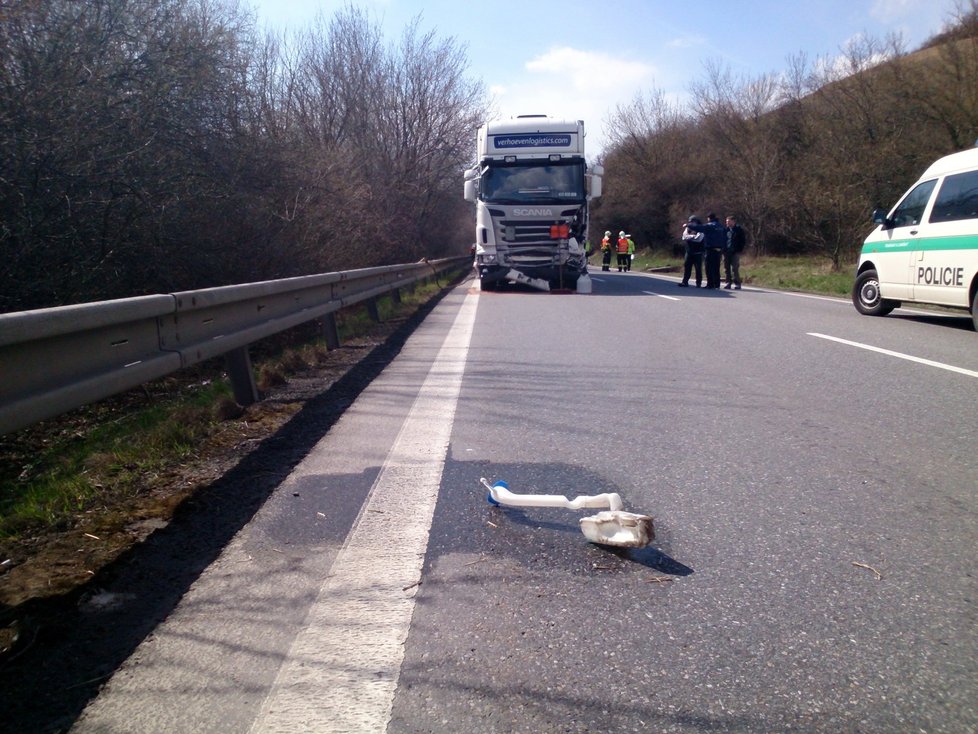 Tragická nehoda se stala 4. dubna 2015 krátce před polednem na silnici I/50 mezi Bučovicemi a Nesovicemi.