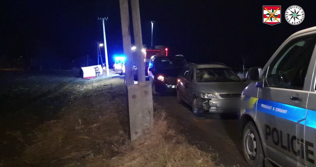 Nejspíš neosvětleného chodce (†61) srazila řidička u Šebetova na Blanensku. Senior na místě podlehl vážným zraněním.