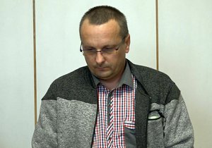 Za předloňskou tragickou nehodu, při které zemřeli dva cestáři, půjde Polák Adrian Pawel Wróbel (42) na tři roky do vězení.