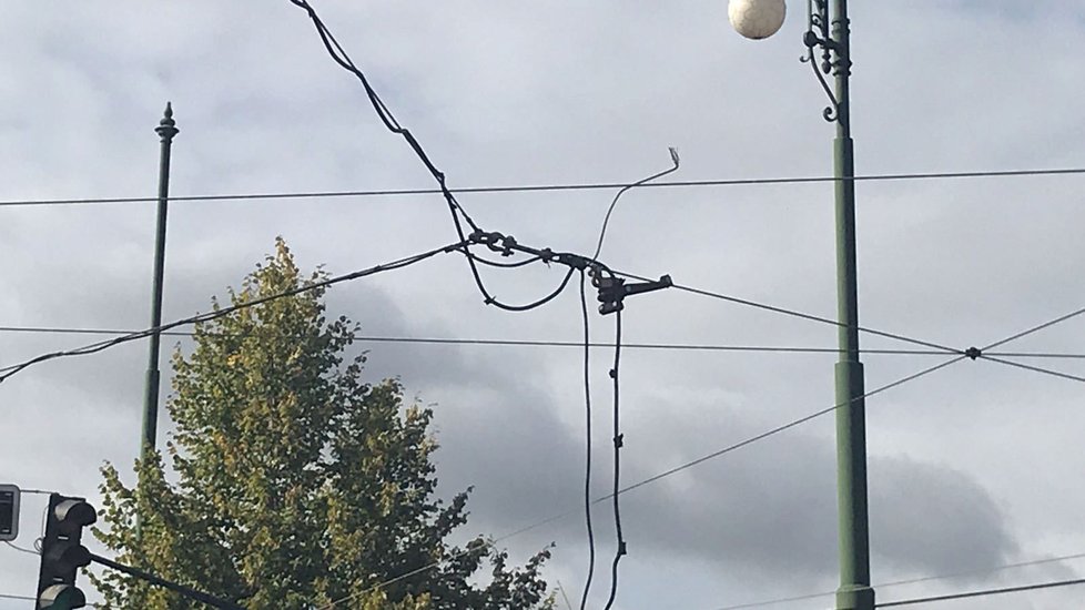 Mezi Palackého náměstím a Podolskou vodárnou nejezdí tramvaje.