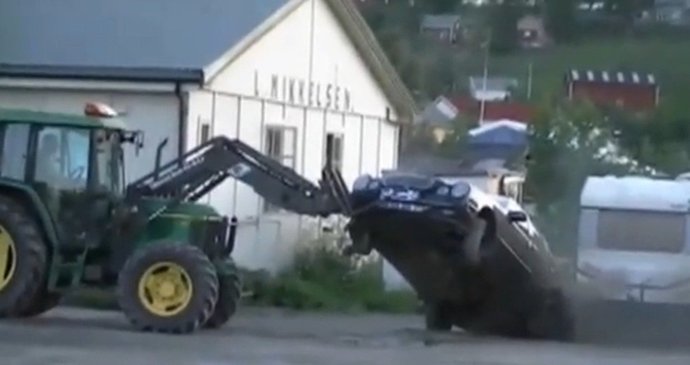 Pan Mikkelsen napíchl zloděje na radlici