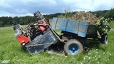 Tragédie na Klatovsku: Na traktoristu se převrátil traktor s valníkem, muž nepřežil