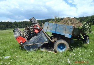 Tragická nehoda traktoru na Znojemsku, řidič (65) nepřežil. Ilustrační foto