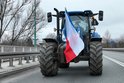 Kola zhruba 3000 traktorů se roztočila včera po celé zemi. Nespokojení zemědělci však nemířili na pole, ale k hraničním přechodům, aby vyjádřili nespokojenost s agrární politikou EU, zbytečnou byrokracií a s dovozem ze zemí, kde neplatí stejně přísné podmínky jako u nás!