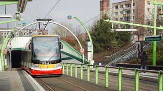 Mnohamiliardová zakázka jde do finále, pražský dopravní podnik převezme poslední tramvaj 15T 