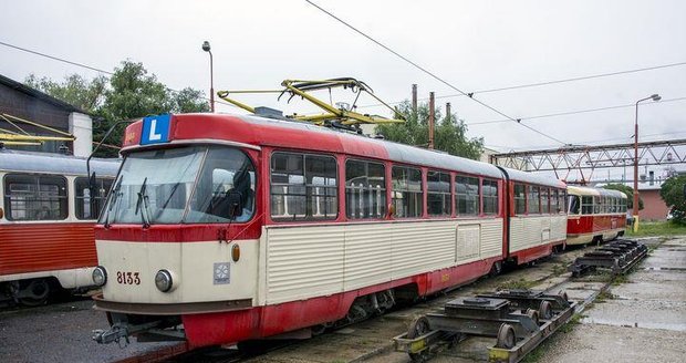 Tramvaj K2 před 20 lety v provozu v Praze.