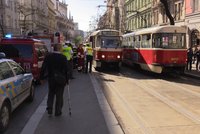 Malého chlapce v Praze srazila tramvaj, jiného na Prostějovsku srazilo auto