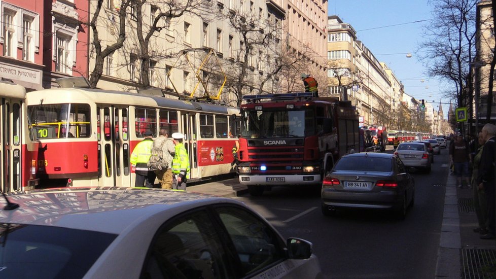 Tramvaj v Praze přejela malého chlapce.