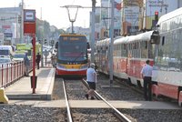 Smutná statistika: Tramvaj loni zabila 4 osoby. „Tramvaj na přechodu má vždy přednost," varuje dopravní podnik