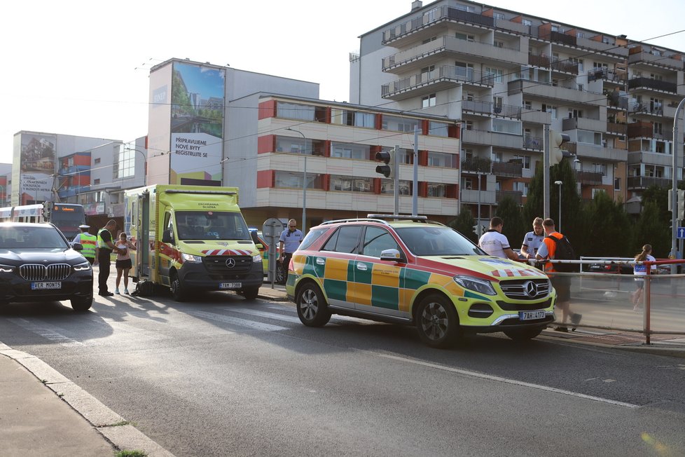 Tramvaj srazila v Praze devítiletého chlapce (17. srpna 2022)