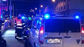 Noční nehoda v Kamýcké ulici se zkraje léta stala osudným jednomu cestujícímu. (ilustrační foto)