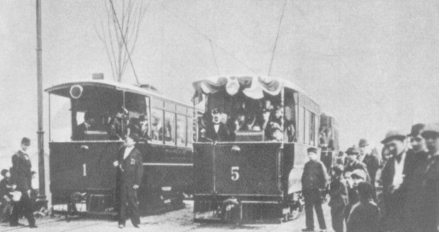 První elektrická tramvaj v Praze se rozjela před 18. července 1891.