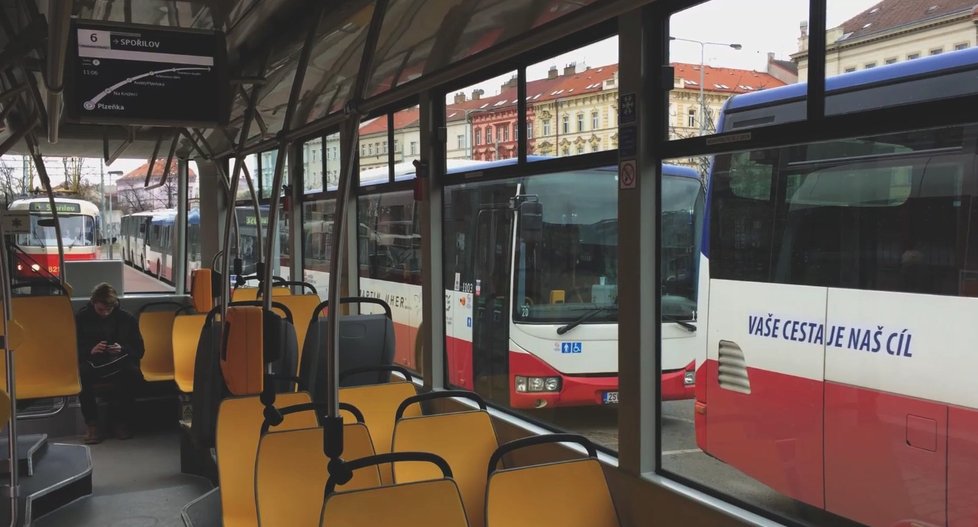 V Praze jezdí jediný exemplář tramvaje Evička.