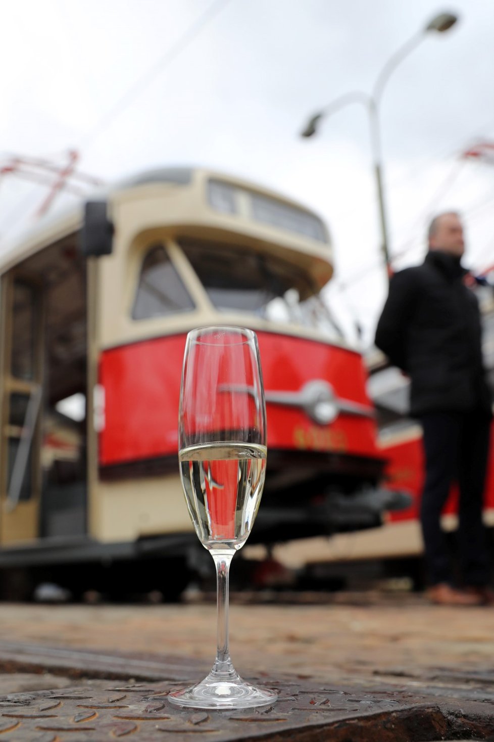 DPP pokřtil dvě tramvaje T2, které se po 56 letech vracejí do pražského provozu