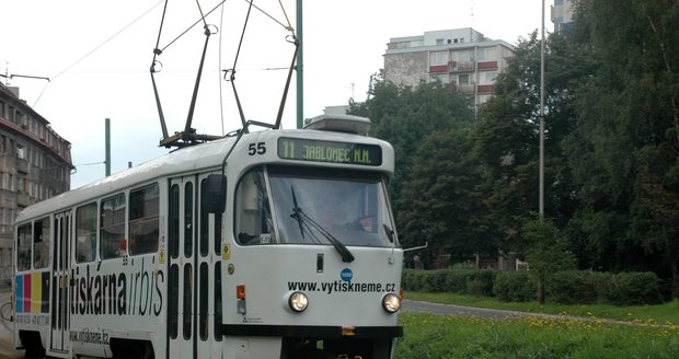 Policisté hledají cestující liberecké tramvajové linky číslo 11.