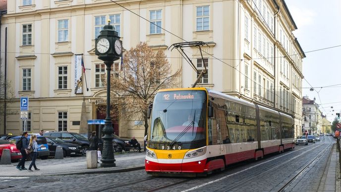 Tramvaj Škoda 15T