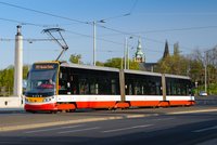 Tramvaje na Žižkově stojí: Důvodem je poškozené trolejové vedení