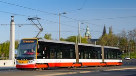 Kvůli poškozeným trolejím nejezdily na Žižkově tramvaje. (ilustrační foto)
