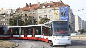 Z Dejvic na Šárku v sobotu nepojedou tramvaje: Nahradí je autobus X26