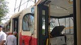 U „Karláku“ se srazily dvě tramvaje. 23 zraněných, krev, kouř a panika! 
