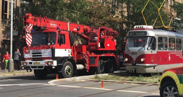 Nehoda chodce a tramvaje ve Vršovické ulici, 11. 9. 2018