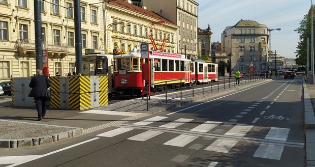 V květnu 2022 došlo na obnovení cípu tramvajové trati v Opletalově ulici. Poslouží zejména kvůli výlukám či mimořádnostem na trati, v létě ji docení i turisté. (18. květen 2022)