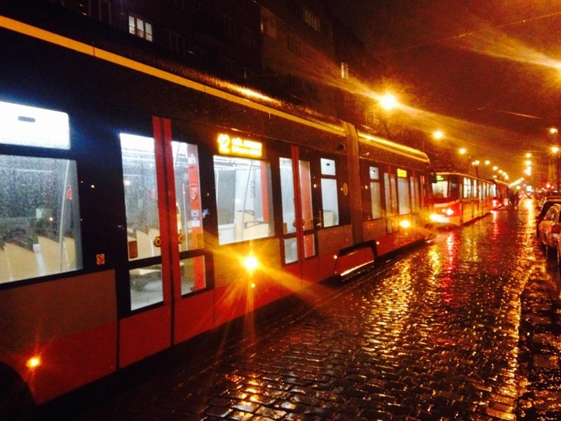 Ledovka zapříčinila zastavení tramvají na Ortenově náměstí