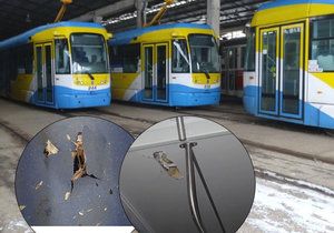 Ostravský typ tramvají „vystřeluje“ kovové součástky: Může zabíjet! Tvrdí expert.