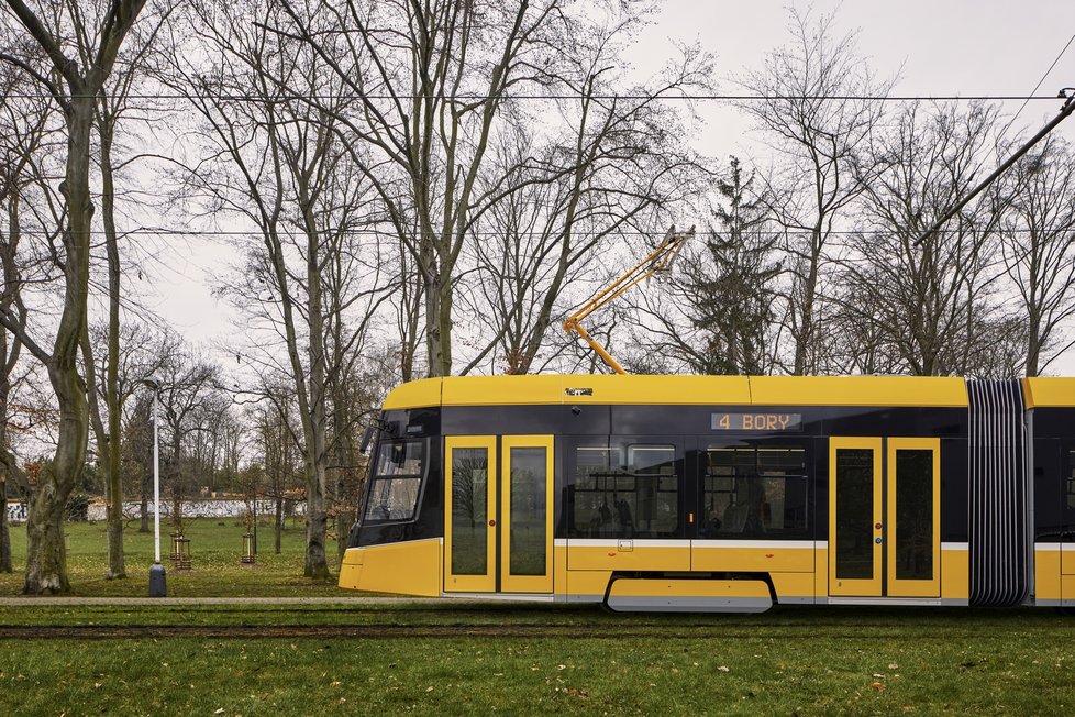 Tahhle nová tramvaj Škoda Forcity Smart 40T bude jezdit v Plzni. Město si jich zatím objednalo dvanáct.