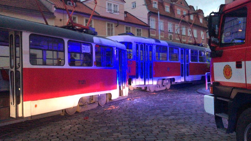 Na Pohořelci se 10. ledna 2020 srazily dvě tramvaje.